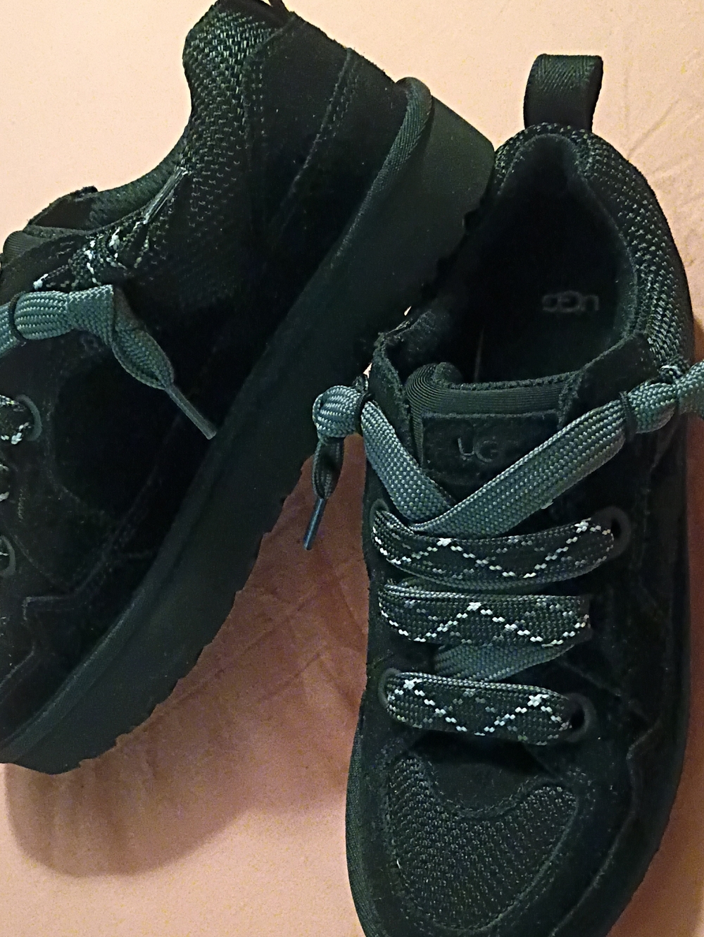 UGG Low Low-mel Black and Gray Lace-Up Sneakers